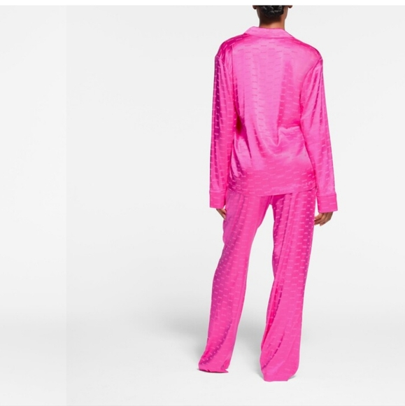 Skims Jaquard Long Sleeve Button Up With Skims Logo In Hot Pink - Picture 9 of 16